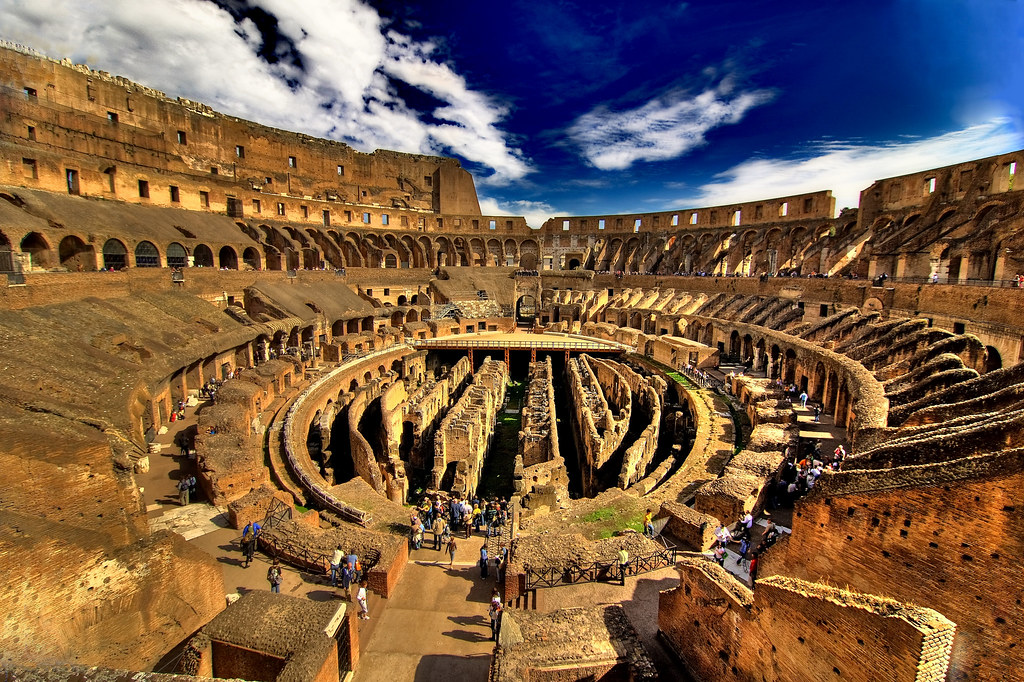 Roma, el gran coliseo Romano, una de las atracciones turísticas más populares